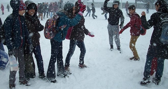 Ankara'da okullara bugün de tatil
