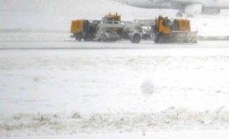 Atatürk Havalimanı'nda uçak pistten çıktı!